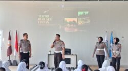Satlantas Polres Mojokerto Ajak Pelajar Taat Berlalu Lintas dan Tolak Segala Bentuk Perundungan