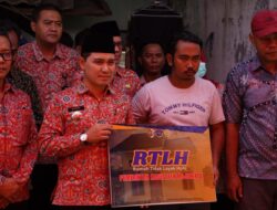 Bupati Mojokerto Tinjau RTLH di Desa Canggu, Rumah Warga Akan Direnovasi Total dan Dipasang Sambungan PDAM Gratis