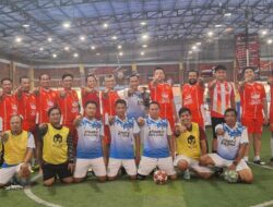 Demam Piala Dunia Menular di Mojokerto, Tim Polres Mojokerto Kota dan PWI Sajikan Laga Futsal Seru Berakhir Imbang 6-6