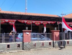 Sambut HUT ke-81 RI, PWI Mojokerto Raya Gelar Kerja Bakti dan Pasang Atribut Kemerdekaan