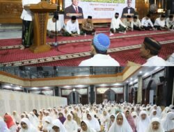 Doa dan Pengajian Manasik Bersama Menteri Haji dan Umrah RI di Masjid Agung Baitul Mukminin Jombang