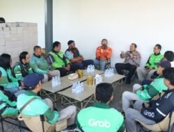 Ngopi Bersama Komunitas Ojol, Kapolres Mojokerto Siapkan Kenanten Police Station Jadi Pos Terpadu