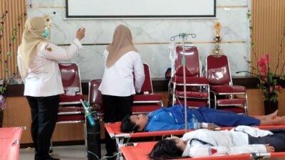 Puluhan Siswa SMPN 1 Mojoanyar Keluhkan Mual dan Muntah Usai Santap Menu MBG