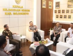 Kapolres Mojokerto Perkuat Kolaborasi APH, Sambangi Kejaksaan dan Pengadilan Negeri