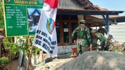 TNI Manunggal Membangun Desa (TMMD) ke-130: Wujud Nyata Kemanunggalan, Satgas TMMD dan Warga Gotong Royong Bedah RTLH di Desa Klitih, Jombang