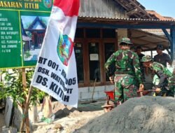 TNI Manunggal Membangun Desa (TMMD) ke-130: Wujud Nyata Kemanunggalan, Satgas TMMD dan Warga Gotong Royong Bedah RTLH di Desa Klitih, Jombang
